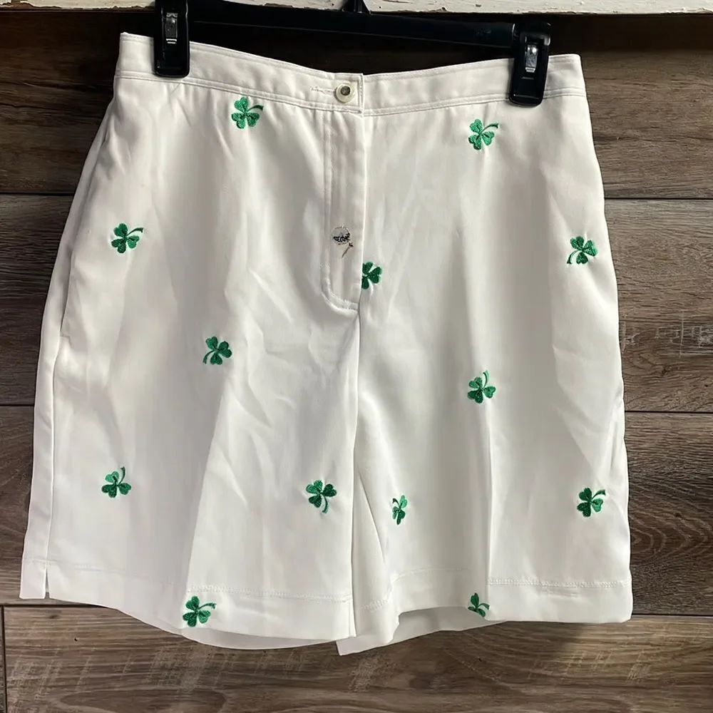 Coral Bay Golf Petites Vintage Shamrock Shorts Embroidered Size 8P White Green